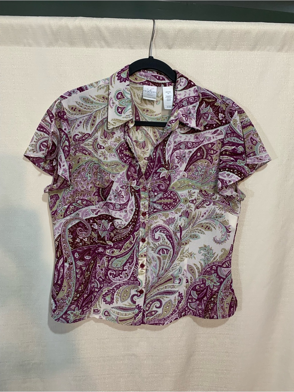 Liz Claiborne Purple Paisley Button-Front Short Sleeve Shirt a1/16